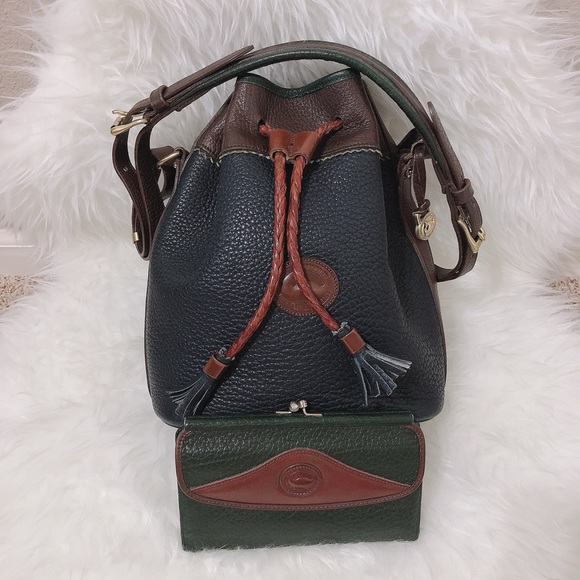 Dooney & Bourke Handbags - Vintage Dooney Bag & Wallet Bundle Set Dooney & Bourke Handbags - Vintage Dooney Bag & Wallet Bundle Set
